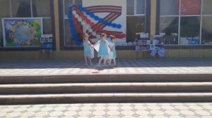 Танец "Облака"  на день защиты детей в ДОУ