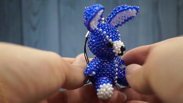 "Плюшевый" зайчик синий игрушка из бисера обзор КОТиЯ смотреть онлайн