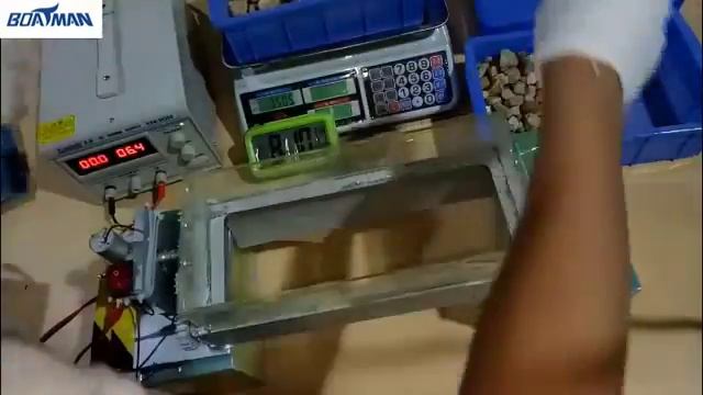 Тест бункера кораблика для завоза прикормки и приманок Boatman CL1