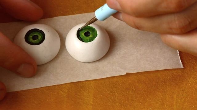 Quick and Easy Realistic Polymer Clay Eyeballs смотреть онлайн