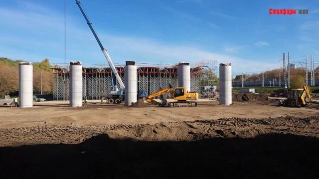 Ход работ 09.10.2021 на путепроводе основного хода ЮВХ, участок №9. СМР ООО "СТАЛФОРМ ИНТ". смотреть онлайн