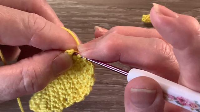 Crochet Seahorse Tutorial - Crochet Applique Tutorial смотреть онлайн