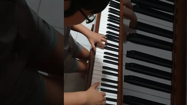 Yunwoo Kwak playing Autumn Sketch preparing for the final competition смотреть онлайн