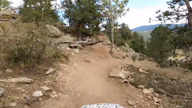INTO THE COLORADO GNAR - CREATING AND RIDING GNARLY LINES IN FLOYD HILL смотреть онлайн