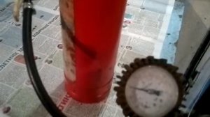 Самодельный масленный нагнетатель из огнетушителя.