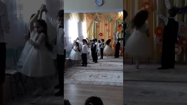 Дианка старшая группа парный танец 8 марта смотреть онлайн