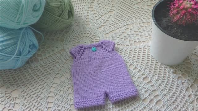 Вязание спицами - Комбинезон для зайки в стиле Тильда. смотреть онлайн