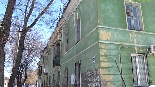 По Чернореченской в Самаре ходить опасно. Еще в начале зимы два дома остались без обслуживания смотреть онлайн