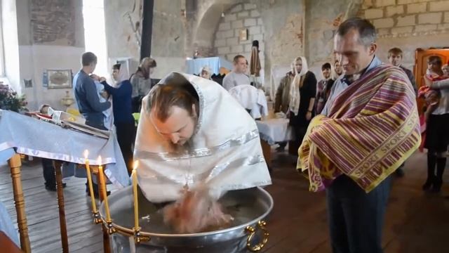 Как должны крестить младенцев ( правильное погружение) смотреть онлайн