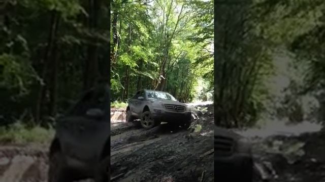 Mercedes ML-500 w164 в горах4 смотреть онлайн