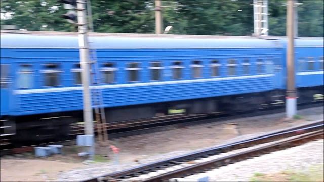 ТЭП70-0215 с поездом №83 Санкт-Петербург – Гомель на станции Павловск смотреть онлайн