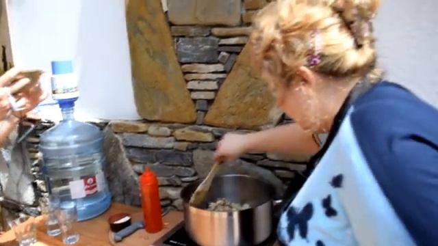 ОБАЛДЕННЫЕ ГОЛУБЦЫ ! БЕЗ РИСА С БЕЛЫМИ ГРИБАМИ . КАРПАТСКИЙ РЕЦЕПТ. смотреть онлайн