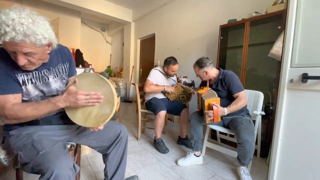 Tarantella calabrese a Motta San Giovanni: Carmelo Pansera, Andrea Sorbara e Peppe Nocera смотреть онлайн