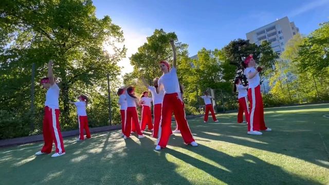Everybody Backstreet Boys. Dance team Star dance. Stockholm Star Academy. Girls 10-14 years. Танцы смотреть онлайн