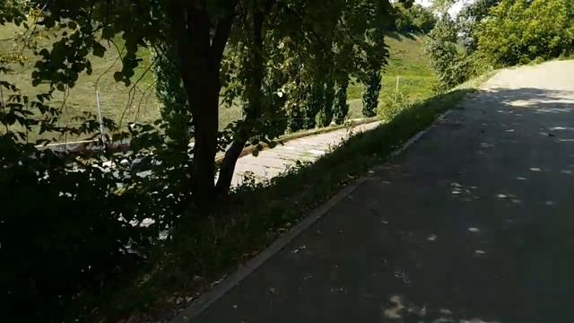 Нижний Новгород, вид снизу.  Гребешковский Откос 9а - Заломова 3 2023