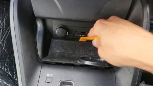 How To Removal Center Console Lower USB AUX Port Cigarette Lighter Plug Hyundai IX35