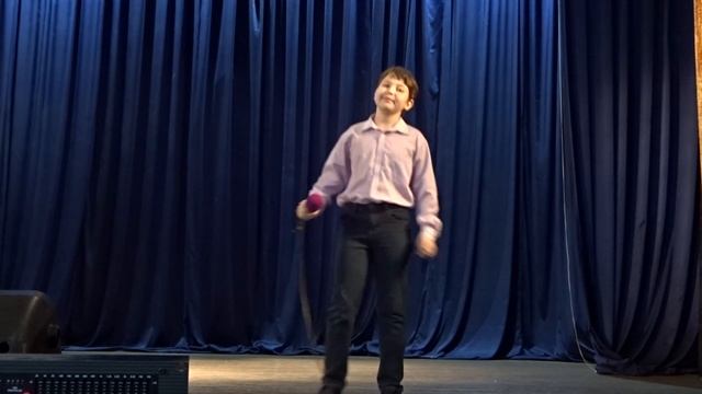 "В доме 8 дробь 16 кот живет". смотреть онлайн