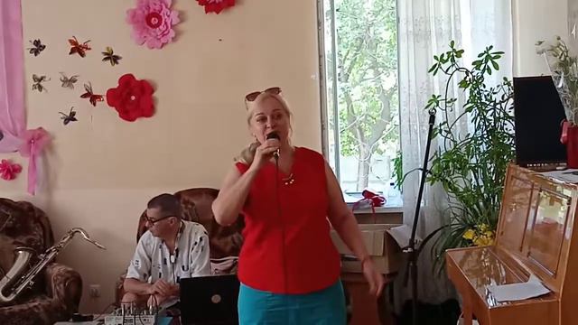 Песня "Макеевка", автор слов, композитор и исполнитель - Ирина Кустова смотреть онлайн