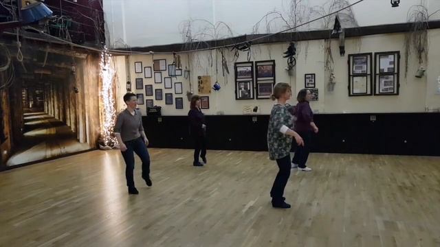 SNAKES LOOK TO THE MOUNTAINS, Silvia Schill, Line Dance (Snakes by Deva Mahal) 3/2018 смотреть онлайн