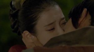 Первый поцелуй Ван Со и Хэ Су || Лунные влюбленные: Алые сердца Корё