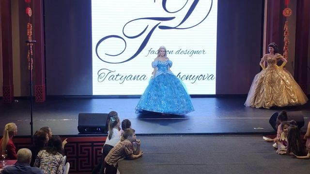 Новые платья Золушки и Бэлль смотреть онлайн