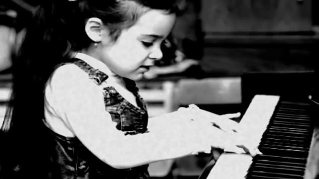 СТРАШИЛКИ НА НОЧЬ - Красное пианино! смотреть онлайн