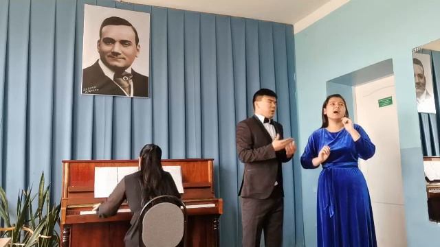 Муханбетов Магжан, Өтегенова Дана - "Беренче вальс", "Өзелгәнсең сиреньнән", "Ак жилкән" смотреть онлайн