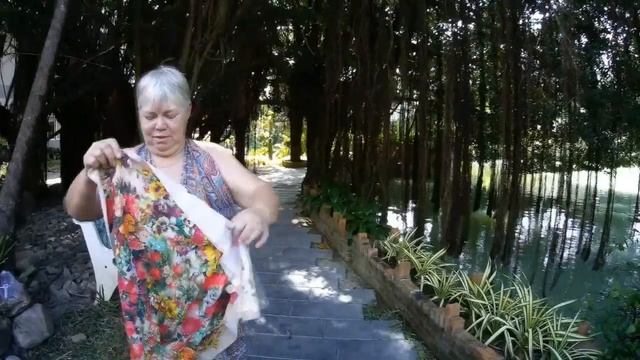 Павловопосадские платки во Вьетнаме Версия 2 смотреть онлайн