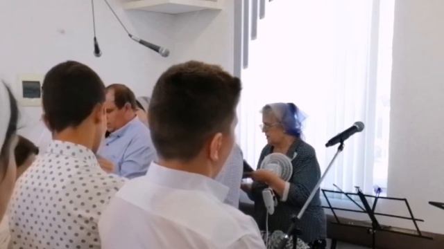 Поток с дарами Бог льёт над нами / Песнь Возрождения - 650/общее пение/ г.Горячий Ключ смотреть онлайн