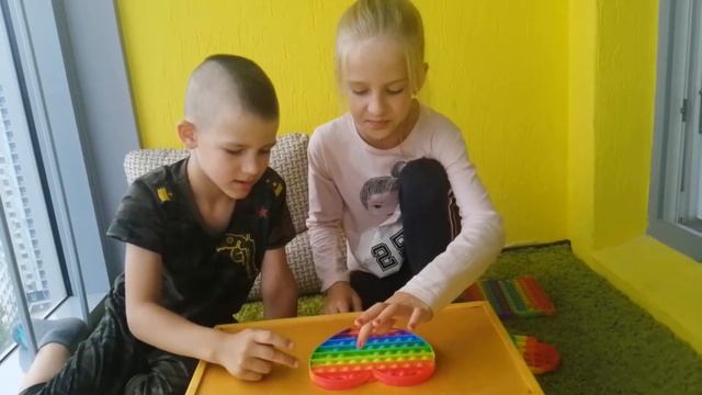 Поп-ит антистресс)) как можно весело играть вдвоем в поп-ит. смотреть онлайн