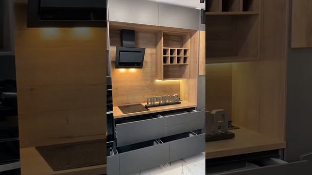 Было/Стало. Серая матовая кухня с деревом под потолок без ручек, в ЖК Невские Паруса. Кухни Проша смотреть онлайн