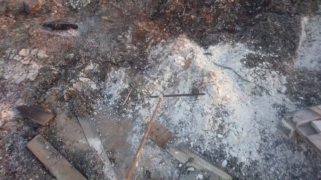 ЗЕЛЁНЫЕ И РЫЖИЕ КМ, КУЧА АРМАТУРЫ И ДРУГИЕ НАХОДКИ В ЛЕСУ! смотреть онлайн