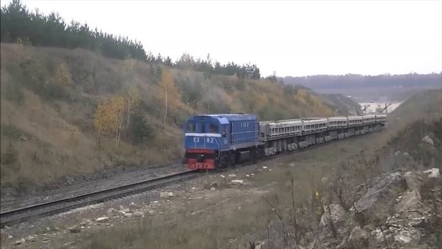 Маневровый тепловоз ТГМ6А осаживает думпкары в карьер цементного завода Holcim в Щурово смотреть онлайн