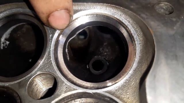 Из ЗМЗ406 в ЗМЗ409. Работа с ГБЦ. В конце ролика, работа засухаривалкой;) смотреть онлайн