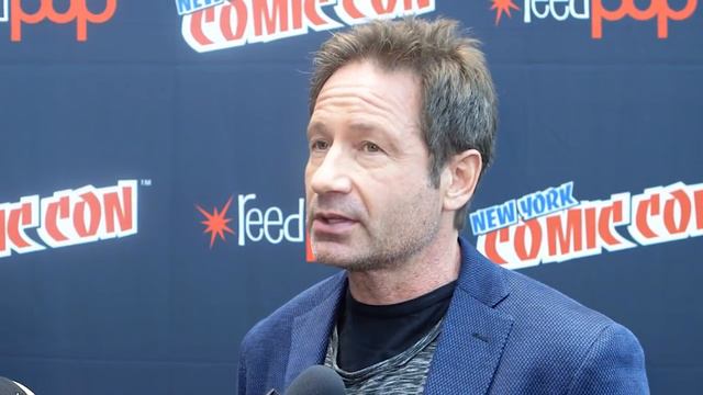 Gillian Anderson & David Duchovny from The X-Files interviews at NYC Comic Con 2017 смотреть онлайн