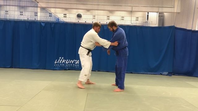 ДЗЮДО. БРОСОК МЕЛЬНИЦА С КОЛЕН ПО НОВЫМ ПРАВИЛАМ. JUDO.KATA GURUMA. KATA OTOSHI BY NEW RULES смотреть онлайн