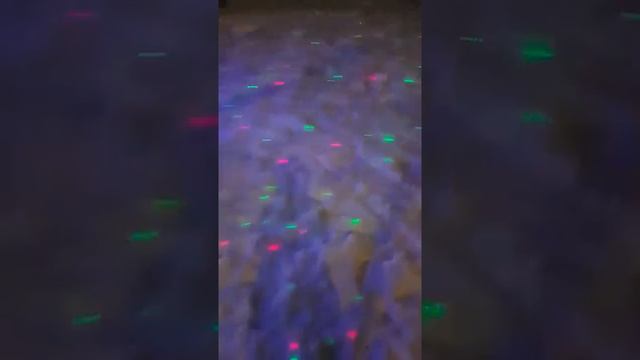 Новогодняя елка во дворе смотреть онлайн