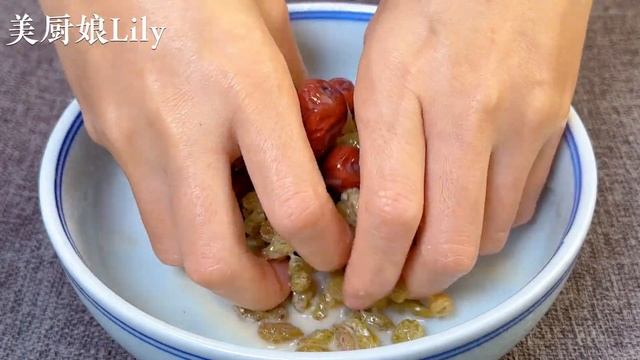 冬天多吃黑豆，加4個雞蛋，奶奶一周吃5次，頭髮黑睡眠好，身體棒，【麗麗廚房】，#黑豆雞蛋料理食譜 ，#黑豆蛋糕，#黑豆蛋糕的做法，#黑豆的做法 смотреть онлайн