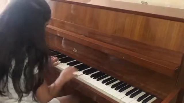 Произведение Улыбка || как я играю || подготовка к экзамену по Музыке || смотреть онлайн