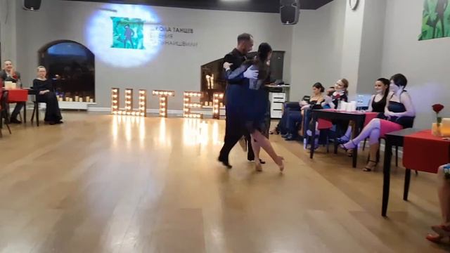 Танцуют Катя Цыброва и Роман Карачевцев. смотреть онлайн