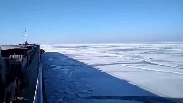 #лед #ледовоешоу .Ледовое в Таганрогском заливе. смотреть онлайн
