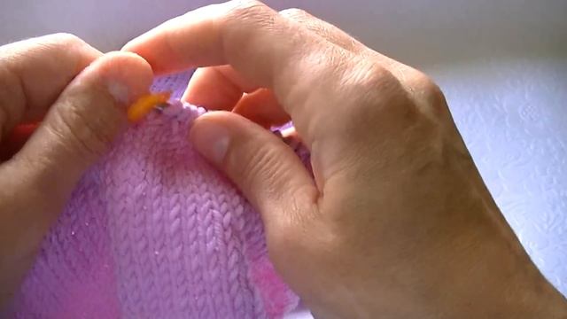 Вязание шапки с ушками.Knitting a hat with ears (cat's ears) смотреть онлайн