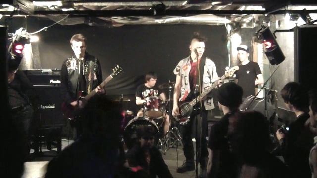 Думай сам - Панк жив смотреть онлайн