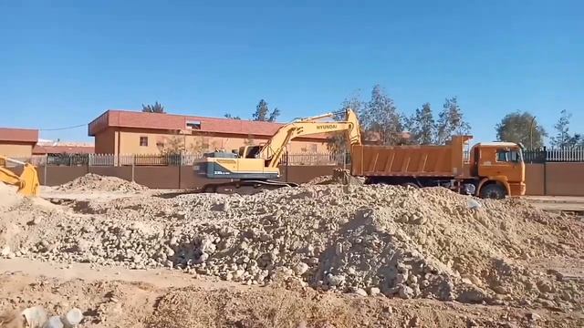 How to Hyundai 330lc9s working .Miltry hospital AlGEREA country city bachor смотреть онлайн