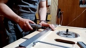 Как просто сделать фрезерный стол из ручного фрезера.