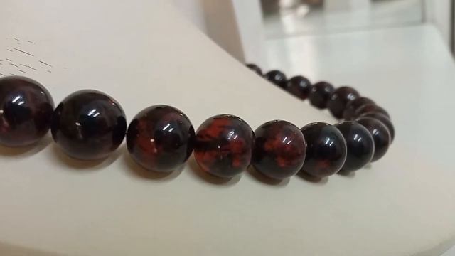 Вечная класика. Бусы из янтаря цвета "Вишня". Янтарная Лавка смотреть онлайн