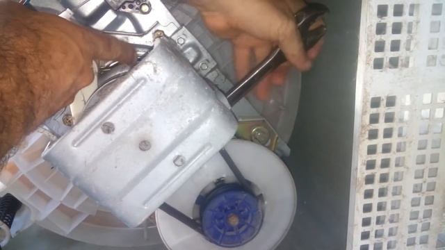 Como ajustar correa de lavadora Electrolux смотреть онлайн