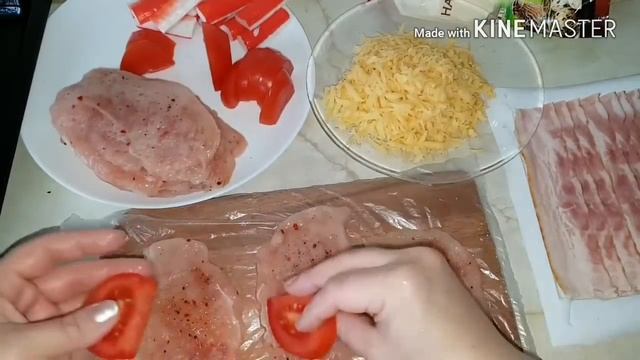 Пальчики, цыганка готовит. Куриные рулетики с беконом и крабовыми палочками. Gipsy kitchen. смотреть онлайн