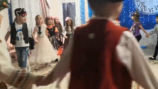2019.12.28_ НГ утренник. МДОУ Ромашка 9 группа смотреть онлайн