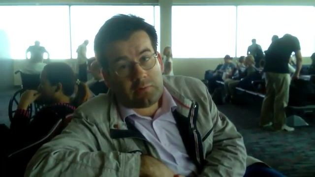 В аэропорту Шанхая смотреть онлайн